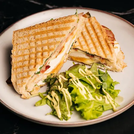 לינה וארוחת בוקר Galija קריקווניצה