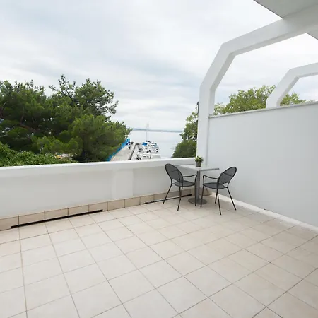 ベッド・アンド・ブレックファスト Galija 3*