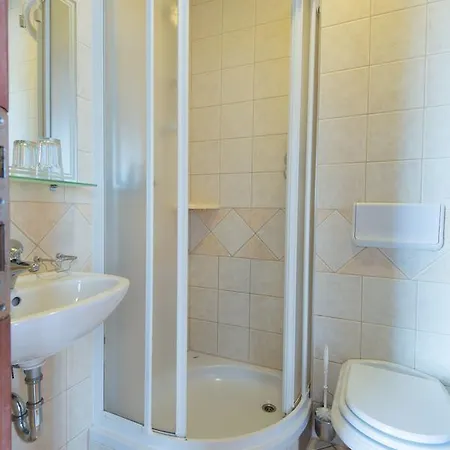 ベッド・アンド・ブレックファスト Galija ツリクヴェニツァ