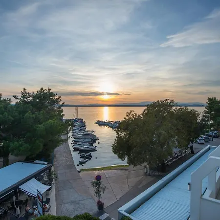 Galija krevet i doručak